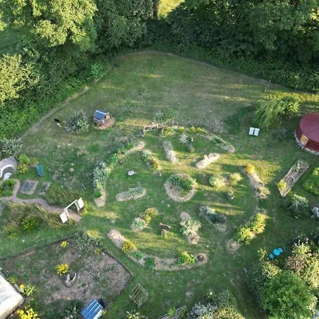 Yourte De Charme Pres De La Nature, 27m², 2 Adultes + Enfants, Cuisine Et Espaces Communs Partages - Fr-1-600-219
