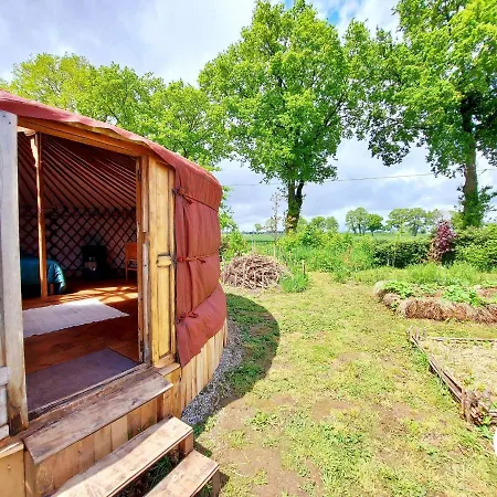 Yourte De Charme Pres De La Nature, 27m², 2 Adultes + Enfants, Cuisine Et Espaces Communs Partages - Fr-1-600-219 بيت للعطل *