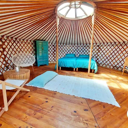 Yourte De Charme Pres De La Nature, 27m², 2 Adultes + Enfants, Cuisine Et Espaces Communs Partages - Fr-1-600-219 * Montenay